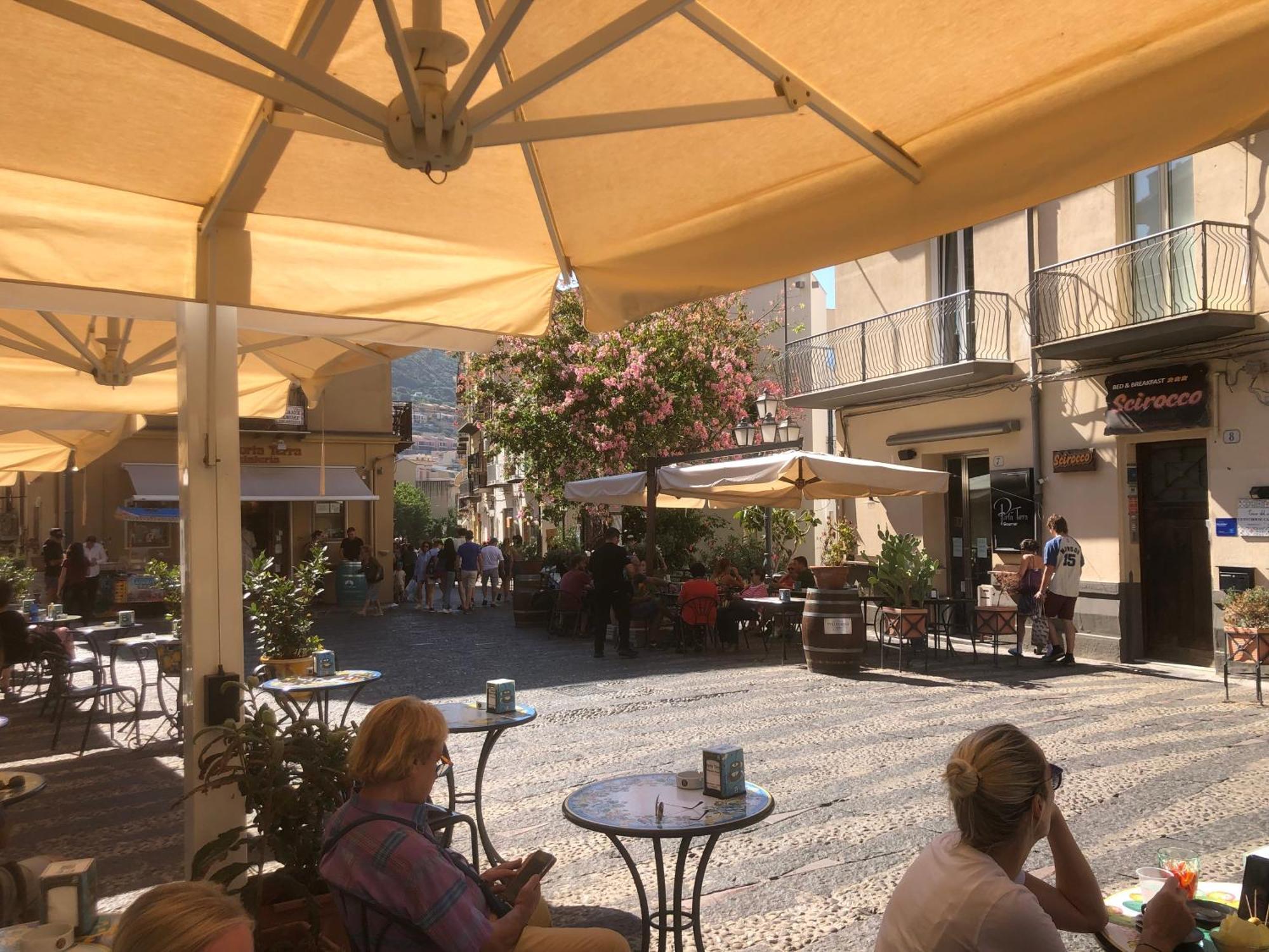 Villa Di Giorgi Apartments Center Cefalu Bagian luar foto