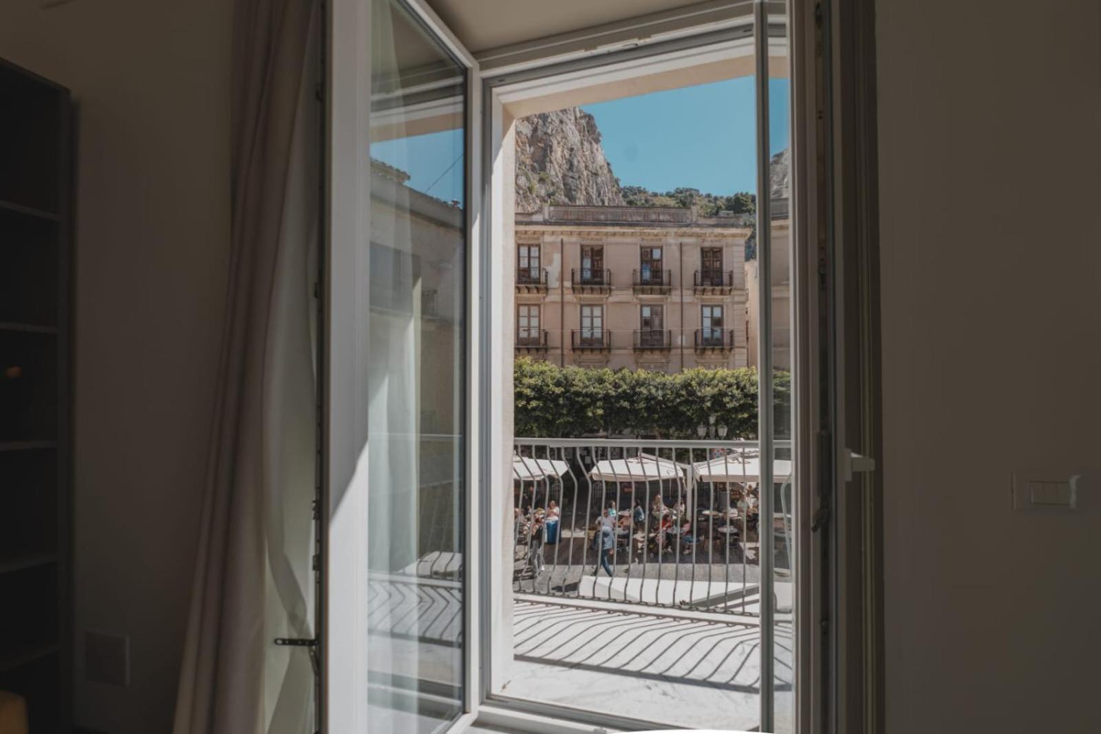 Villa Di Giorgi Apartments Center Cefalu Bagian luar foto